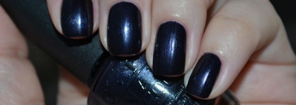 OPI  Light My Sapphire NL B60