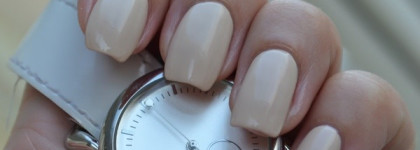 OPI - My Vampire Is Buff E82