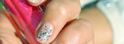 Маникюр а-ля Deborah Lippmann с помощью лаков Sally Hansen, Pink Up и  Seventeen