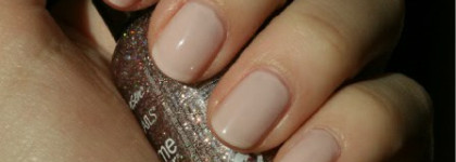 Маникюр а-ля Deborah Lippmann с помощью лаков Sally Hansen, Pink Up и  Seventeen