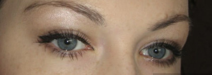 Как мне рисует стрелки Oriflame Карандаш-подводка для глаз Тонкая линия Чёрный тон