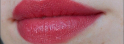 Essence Longlasting Lipstick 04 On the catwalk