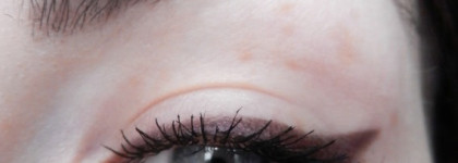 О любви - Catrice Velvet Matt eyeshadow 040 Al Burgundy