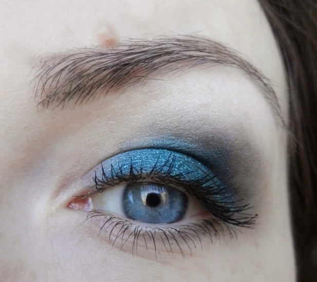 Райский изумруд - Make up Revolution Mono Eyeshadow Eden