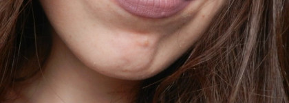 Во власти лилового - карандаш для губ Essence longlasting lipliner 07 plum cake