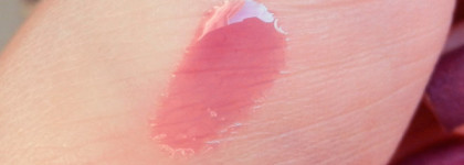 Зимний спаситель - Vitamin Lip Treatment 040 Born To Be Wild Berry Catrice