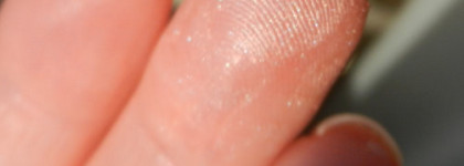 Моя прелесть - Catrice Victorian Poetry - Highlighting Pebbles Queen Victoria Is Amused - чудный хайлайтер