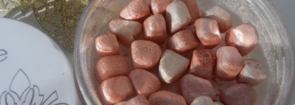 Моя прелесть - Catrice Victorian Poetry - Highlighting Pebbles Queen Victoria Is Amused - чудный хайлайтер