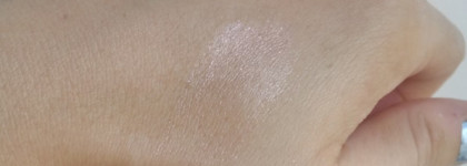 Влажное сияние - Dewy Wetlook Stick Catrice