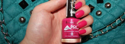 Лаки от Rimmel, Роза и Жемчуг, а именно 295 Fancy Fuchsia и 286 Oyster Pink