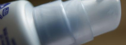 Лен (Daily moisture lotion sensitive touch) против арктической морошки (pure radiance lotion vitamin C+). Сравнение двух эмульсий для лица от Lumene