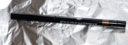 Идеальная пара: Chanel Stylo Yeux Waterproof #104 Khaki Precieux и Artdeco Perfect Color Lipstick #30