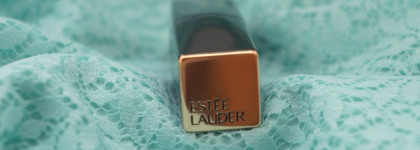 Идеальный летний коралл. Estée Lauder Pure Color Envy Sculpting Lipstick 320 Defiant Coral