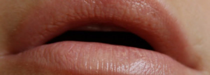 YSL Увлажняющая губная помада Rouge Pure Shine № 26 Natural Beige