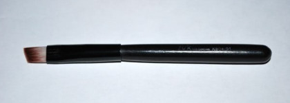 Кисти для макияжа Irisk Professionel и QVS