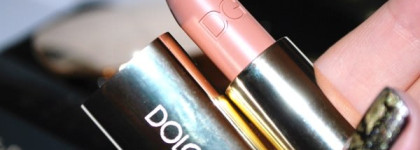 Идеальный нюд от Dolce & Gabbana c помадой Classic cream lipstick № 50 Classic Nude