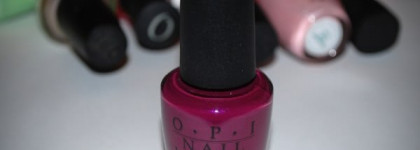 Ягодный лак от OPI NL B73 Overexposed in South Beach