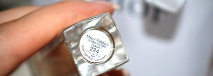 Золотой рассвет от Dior с блеском Addict Ultra-Gloss 224 Or Sunrise