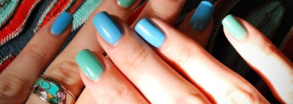 Лазурный двухцветный маникюр с Chanel № 551 и GR № 225