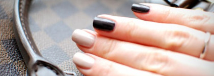 Двухцветный глиттерный маникюр с лаками Estee Lauder, Essie и Avon