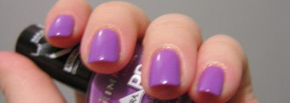 Сирень на ногтях с лаком Rimmel Lycra Pro #312 Ultra Violet