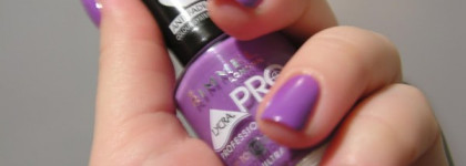 Сирень на ногтях с лаком Rimmel Lycra Pro #312 Ultra Violet