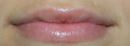 Бальзамы для губ от Nivea и Yves Rosher