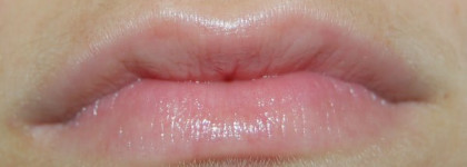 Бальзамы для губ от Nivea и Yves Rosher