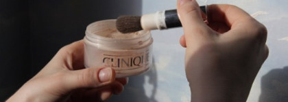 Рассыпчатая пудра от Клиник - Clinique Blended Face Powder And Brush  No. 03 Transparency