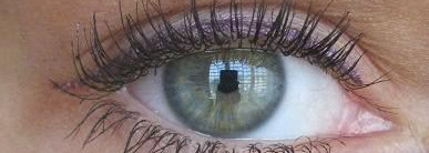 Две бюджетные подводки для глаз.Rimmel Glam'Eyes Professional Liquid Liners №003 и Essence into the ocean eyeliner №02