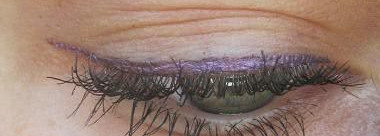 Две бюджетные подводки для глаз.Rimmel Glam'Eyes Professional Liquid Liners №003 и Essence into the ocean eyeliner №02