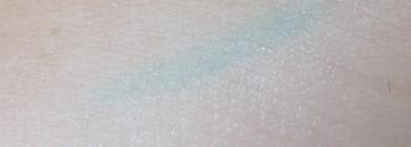 Две бюджетные подводки для глаз.Rimmel Glam'Eyes Professional Liquid Liners №003 и Essence into the ocean eyeliner №02