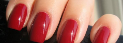 "Осенний" красный лак Rimmel №320 Rapid Ruby