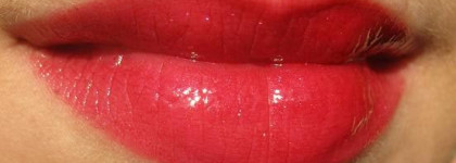 Праздник к нам приходит! С блеском Chanel Rouge Allure Extrait De Gloss №517 Triomphal