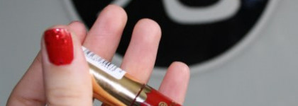 Лак для губ из коллекции   Circus Circus от   essence оттенок 01 Applause