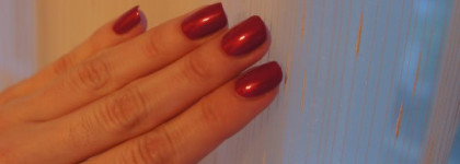 Лак для ногтей от Chanel  #587 Rouge Carat