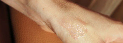 Блеск для губ Pure Color от Estee Lauder # 49 Frivolous Pink