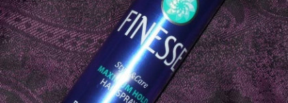 Лак для волос экстрасильной фиксации Finesse Maximum Hold