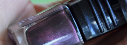 Лаковые новинки в моей косметичке - Alessandro Nail Polish # 213 & Revlon Nail Enamel # 930 Purple Petal