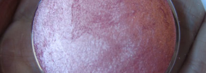 Нежные весенние тени Pupa Luminys Silk, Satin-Finish Baked Eyeshadow (оттенок 04) из коллекции Jeans N’ Roses