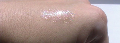 Мой сияющий красавчик  Gosh "Light'n Shine Lip Glaze" №01