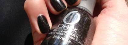 Orly: серебро на ногтях