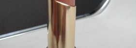 Спасение в холодное время года - помада-блеск-бальзам Estee Lauder Pure Color Sensuous Rouge,Sensuous Nude,#03