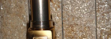 Спасение в холодное время года - помада-блеск-бальзам Estee Lauder Pure Color Sensuous Rouge,Sensuous Nude,#03