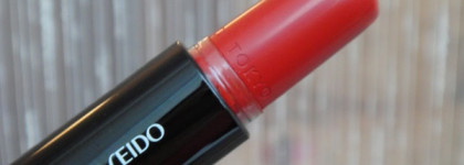 Осенняя красавица Shiseido The Makeup Perfect Rouge Lipstick  RD553