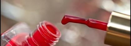 Красный пост с Estee Lauder Pure Color Nail Lacquer