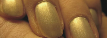 Маникюр в ажуре или Aurelia Magnifique Crack'Ajour #2 + OPI She's Golden