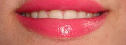 Приятная покупка или Oriflame Beauty Studio Artist Lipstick Губная помада со светорассеивающим комплексом «Студио-Арт» от Орифлейм) 22868 Яркий Розовый