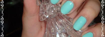 Мятный лак для ногтей  Essense you belong to me №53