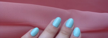 Мятный лак для ногтей  Essense you belong to me №53